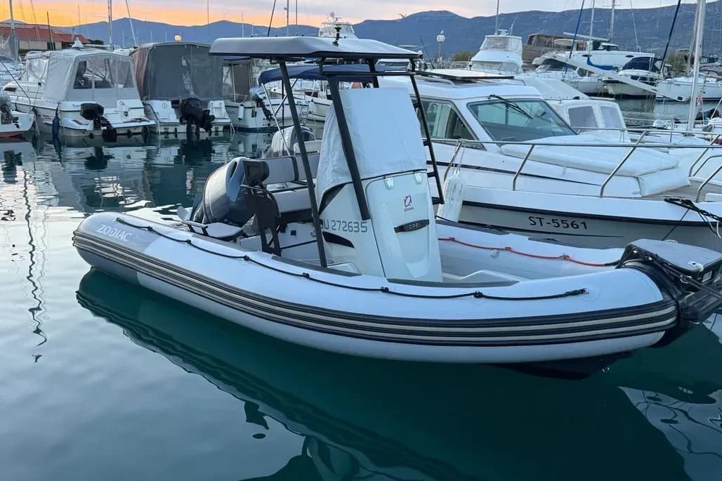 ZODIAC PRO OPEN 550 - Photo 2