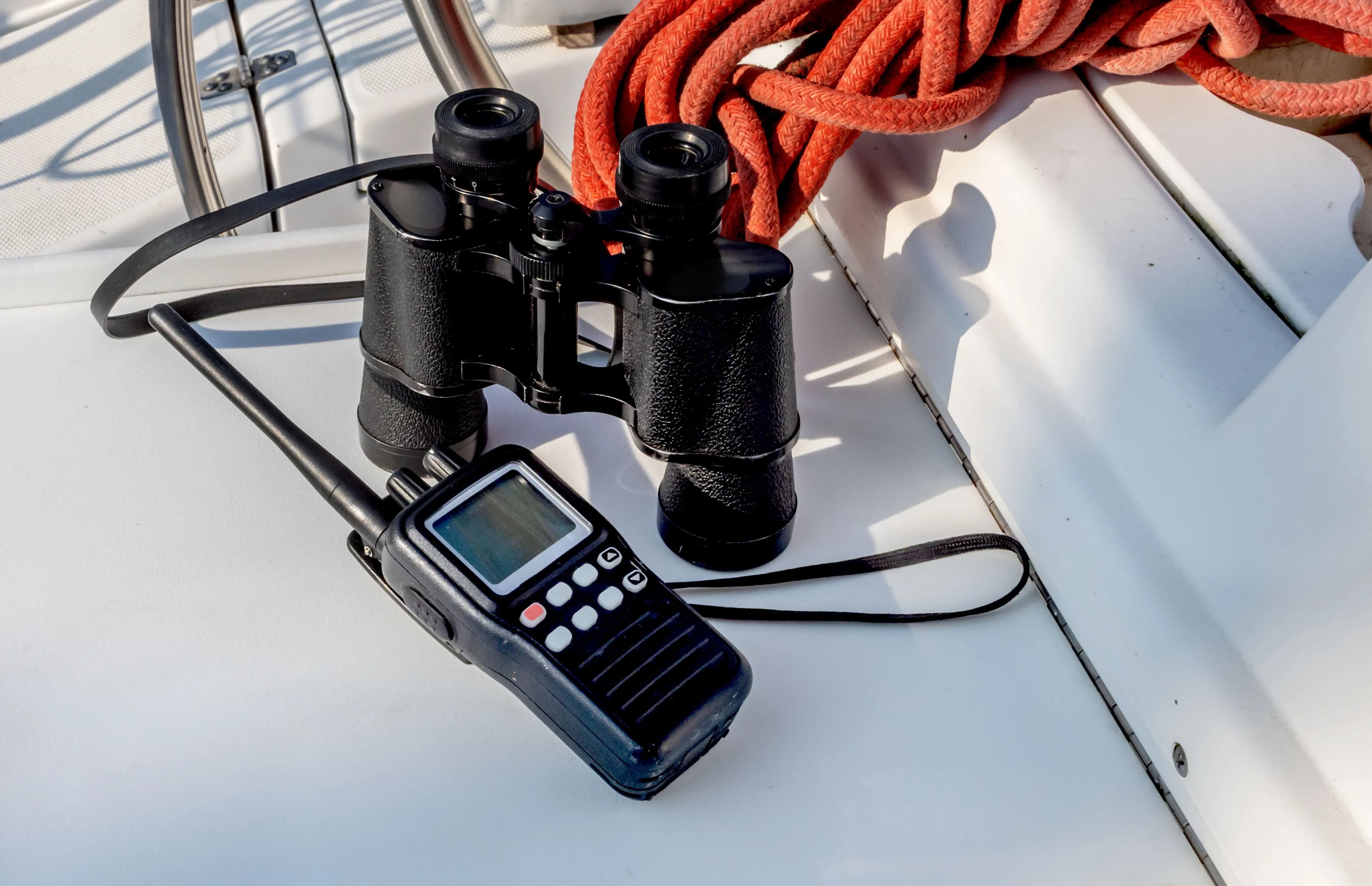Radio VHF : comment l'utiliser sur votre bateau