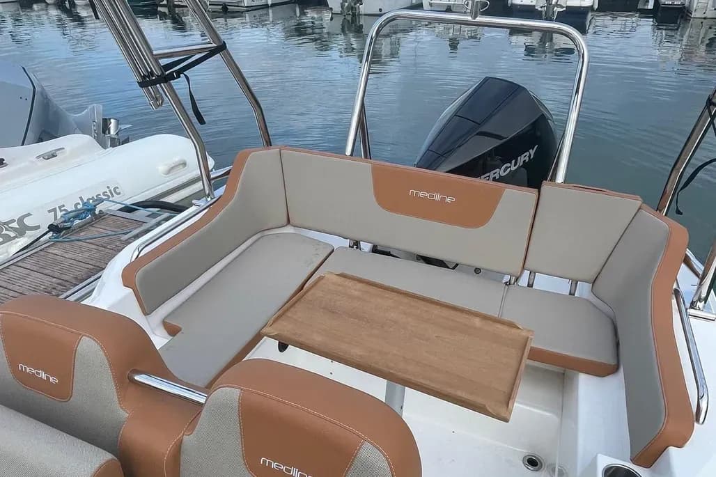 ZODIAC MEDLINE 6.8 - Photo 3